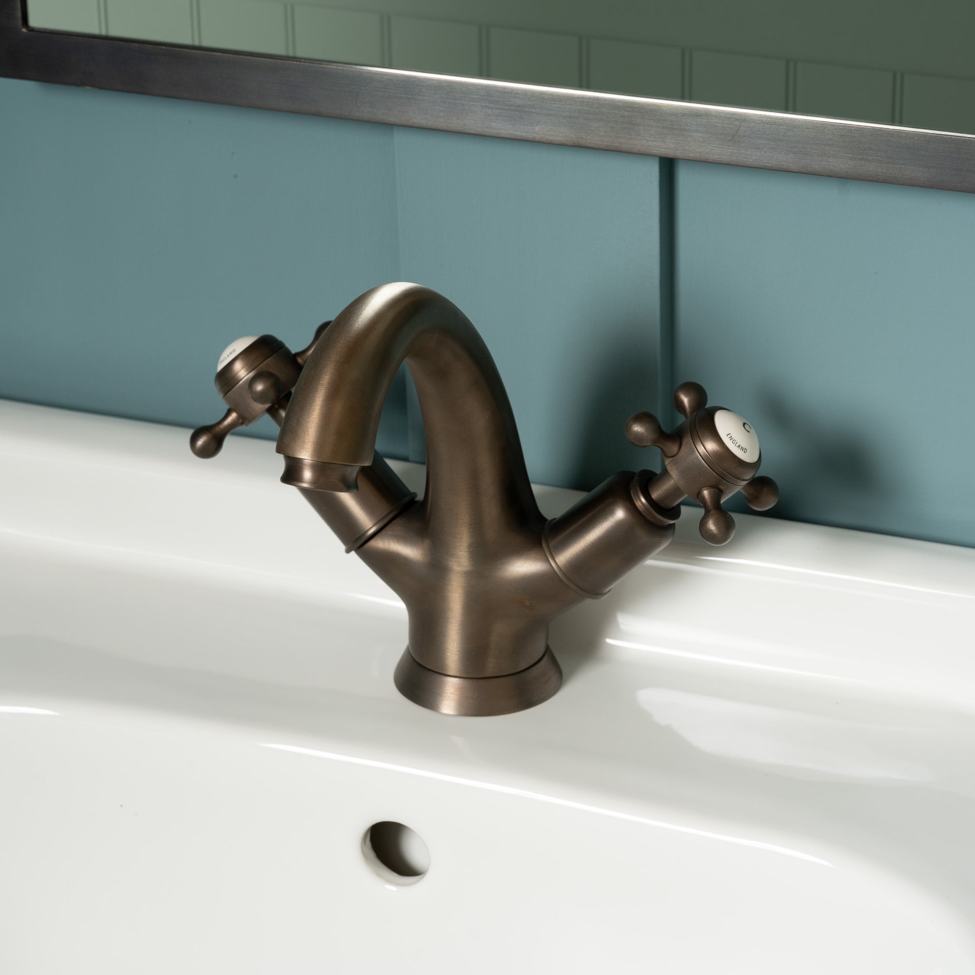 Single Hole Sink Faucets - Rutland London (USA)