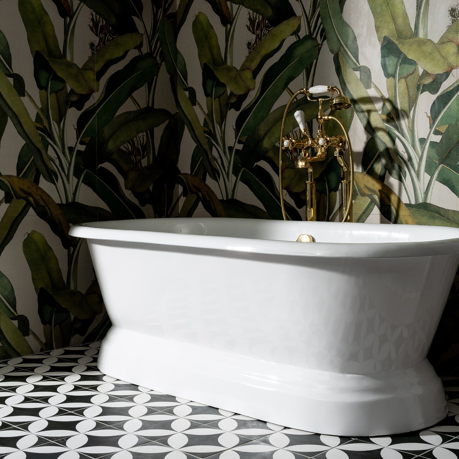 Skirted Bathtubs - Rutland London (USA)