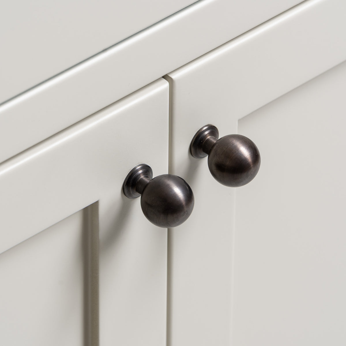 Blenheim Painted Bathroom Vanity (Inc. Marble Top, Upstand & 2no Sinks) - Rutland London (USA)