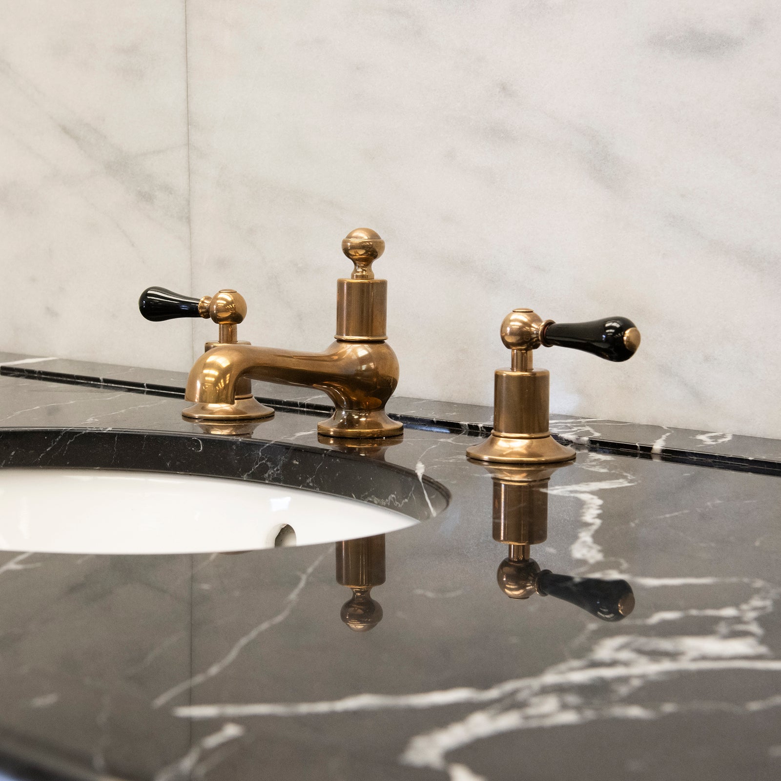 Badminton Black Ceramic Lever Three Hole Bathroom Sink Faucet - Rutland London (USA)