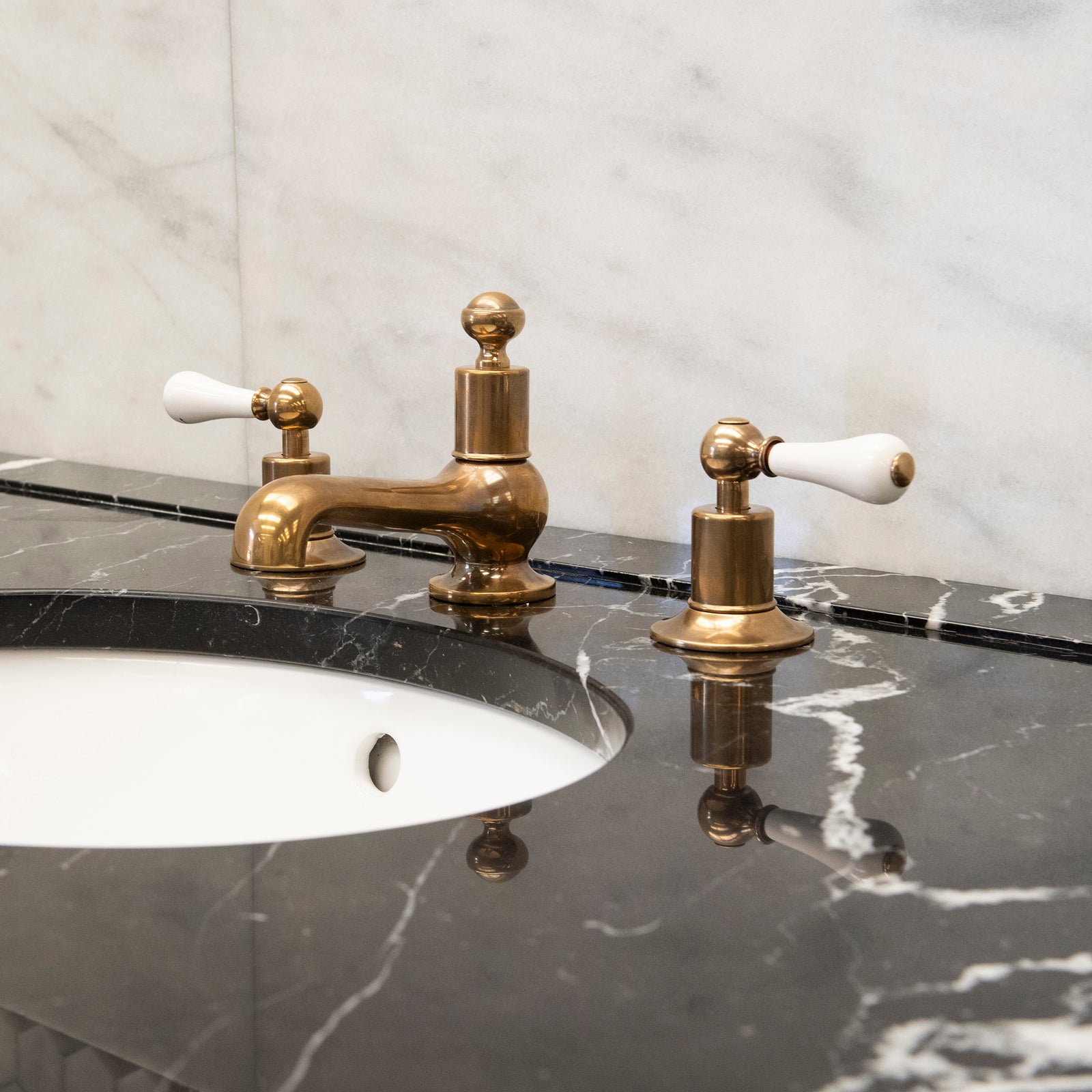 Badminton White Ceramic Lever Three Hole Bathroom Sink Faucet - Rutland London (USA)