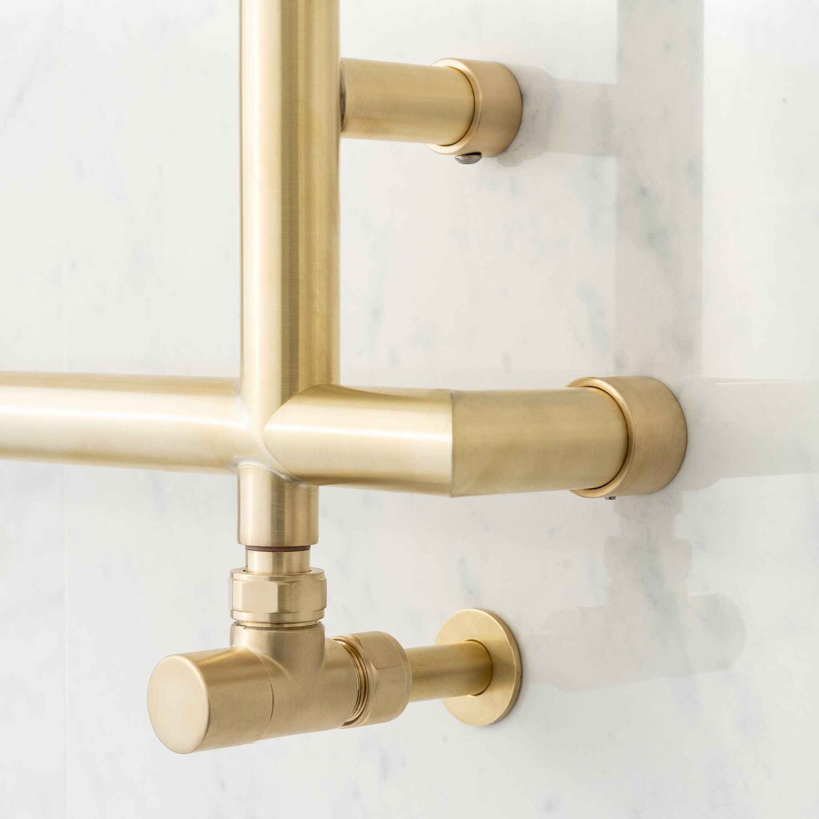 Bampton Mitre Jointed Element Cover - Rutland London (USA)