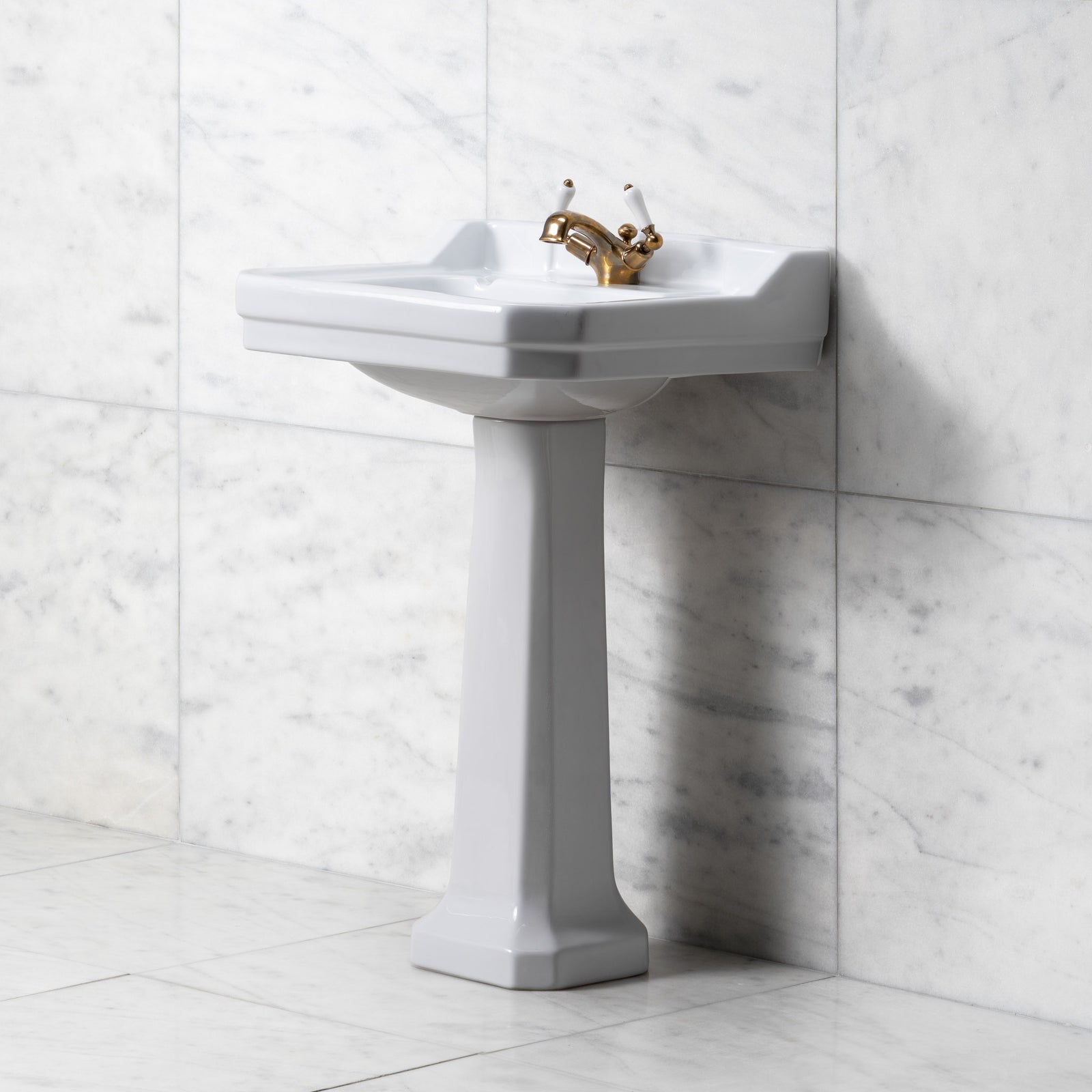 Lancer White Pedestal Bathroom Sink (1 Faucet Hole) - Rutland London (USA)