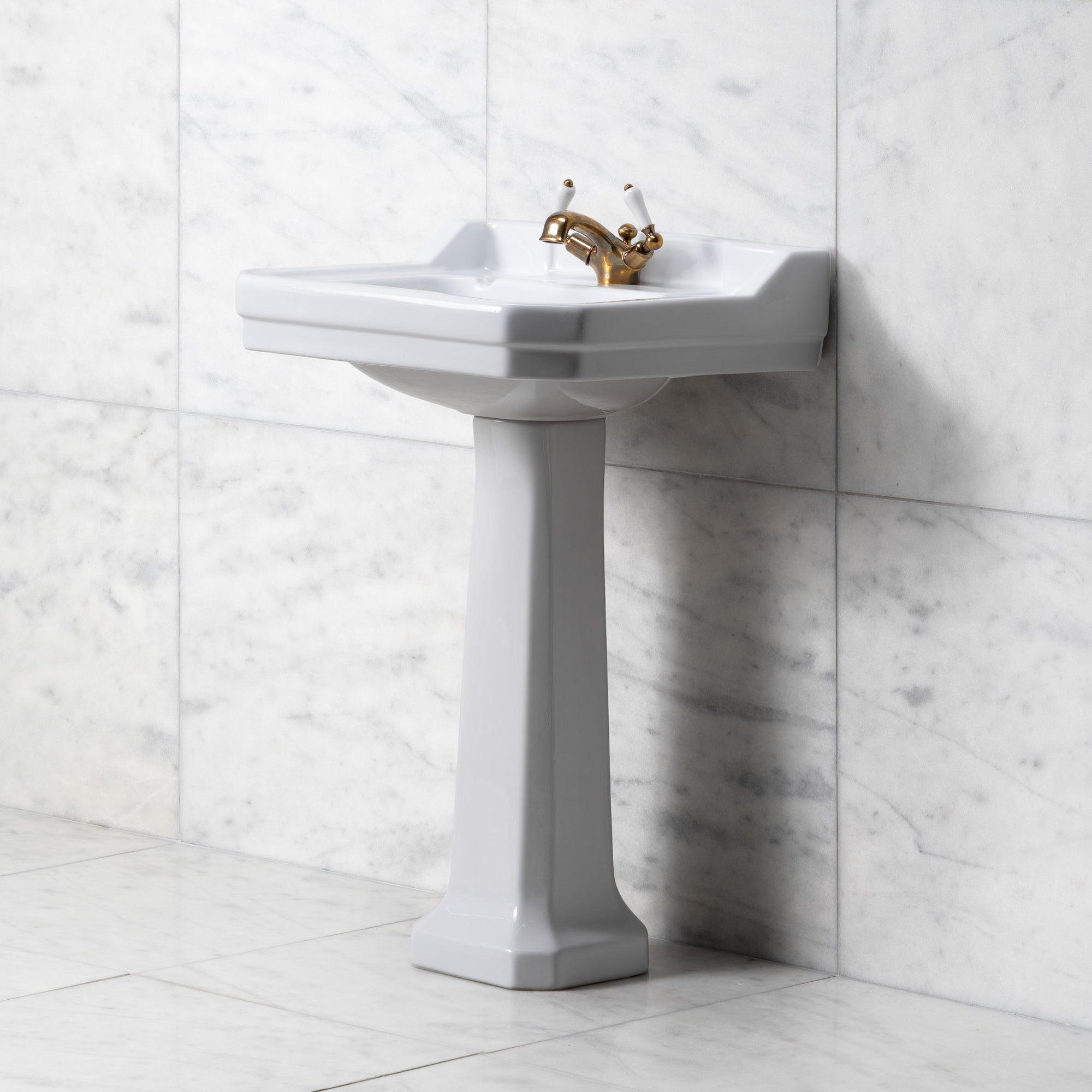 Lancer White Pedestal Bathroom Sink (1 Faucet Hole) - Rutland London (USA)