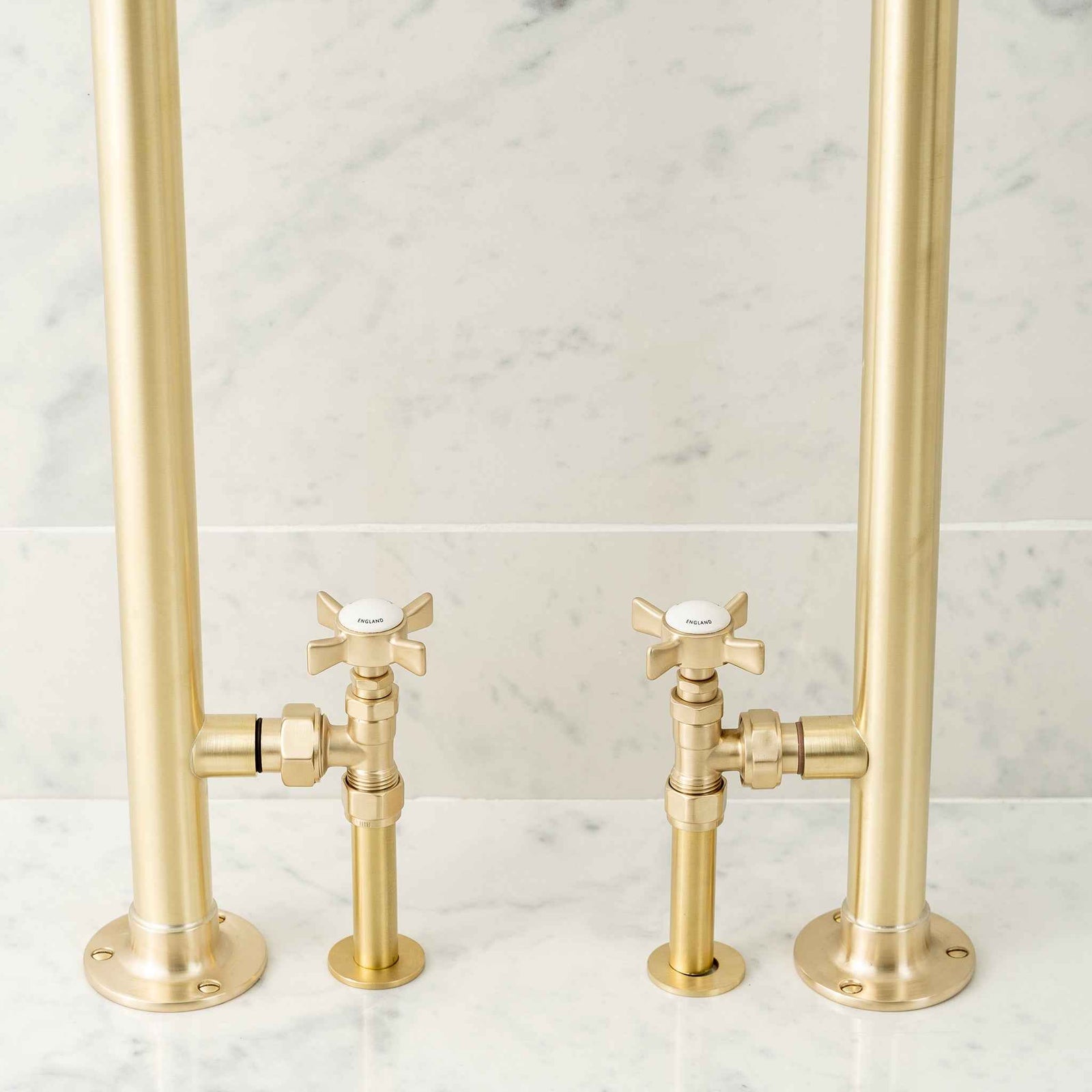 Queensgate White Ceramic Angled Manual Radiator Valves - Rutland London (USA)