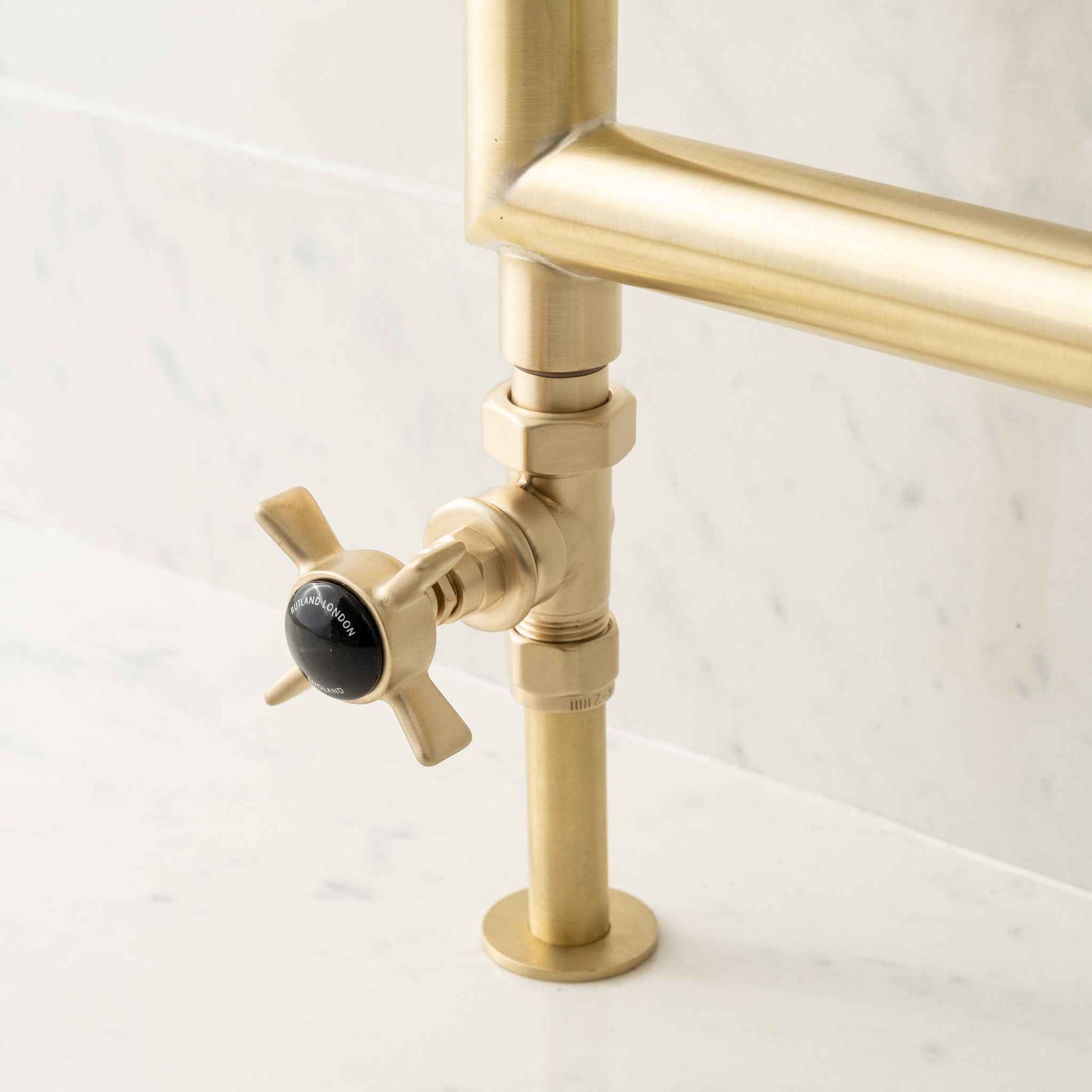 Queensgate Black Ceramic Straight Manual Radiator Valves - Rutland London (USA)