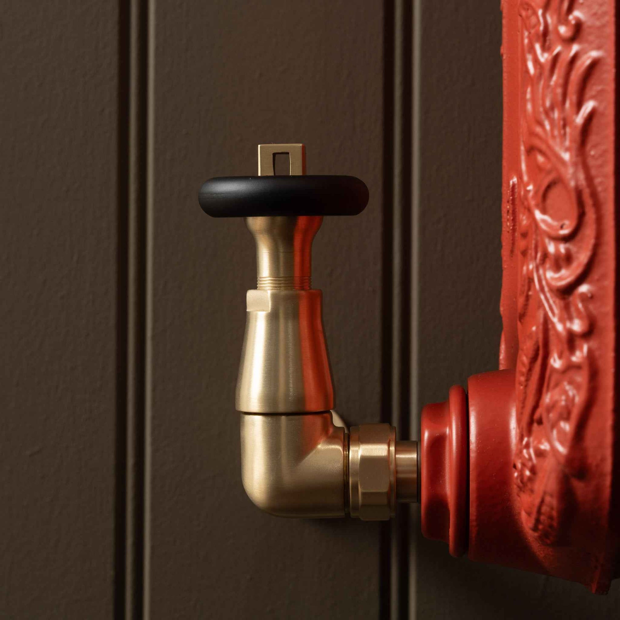 Highgrove Black Handwheel Corner Thermostatic Radiator Valves - Rutland London (USA)