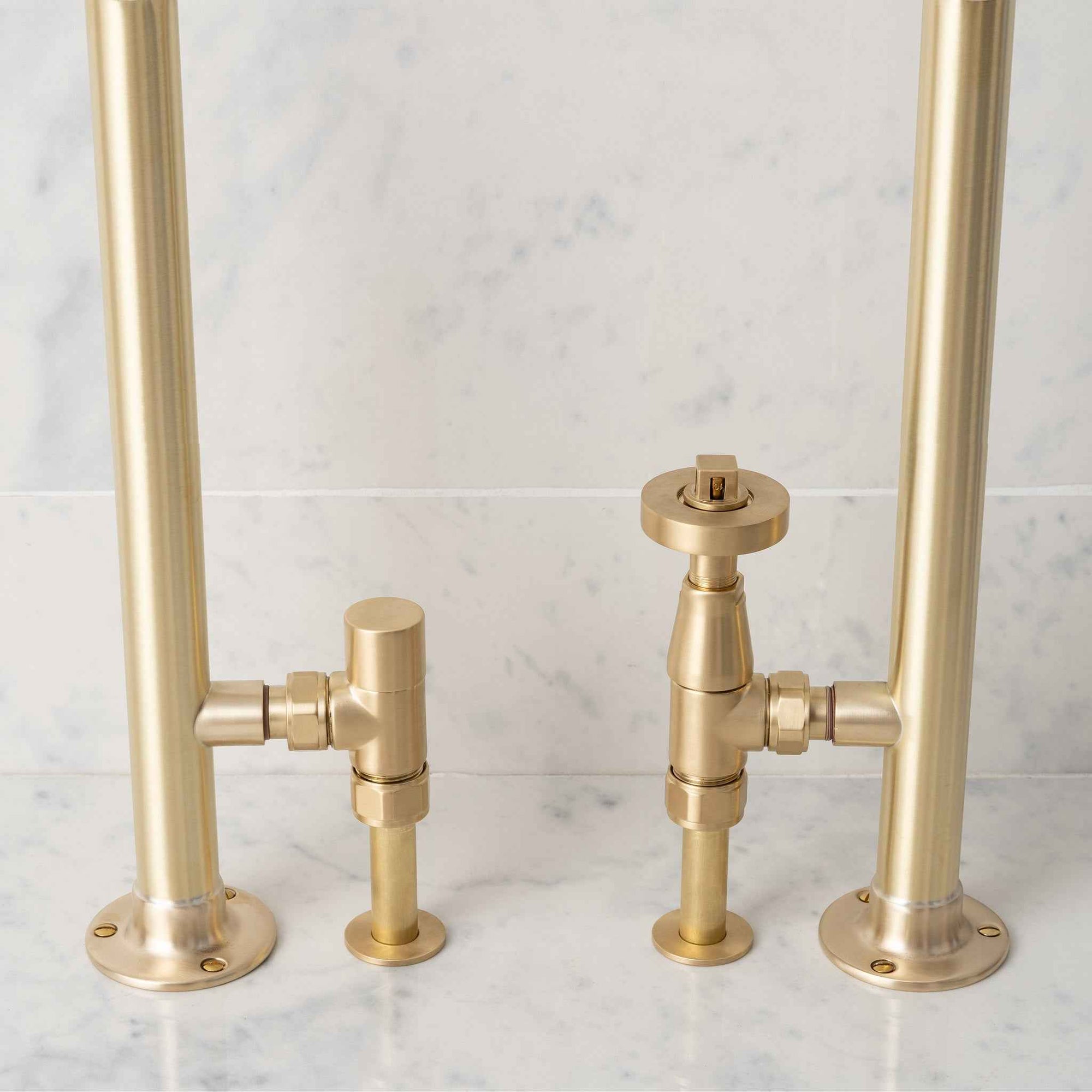 Victory Metal Handwheel Angled Thermostatic Radiator Valves - Rutland London (USA)