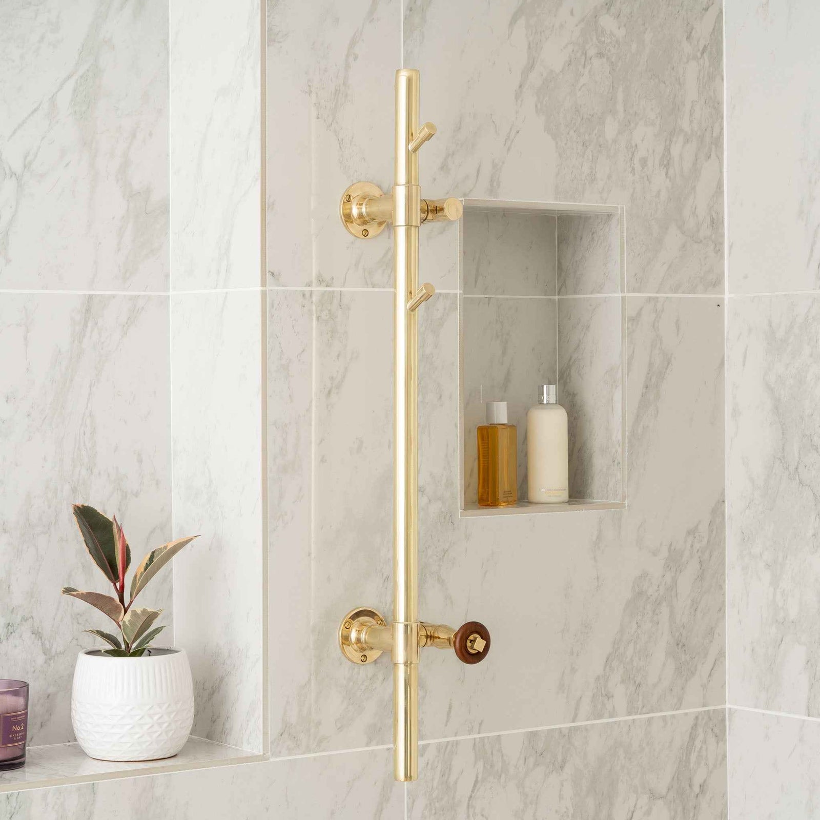 Edwardes Exposed Hot Tree Heated Towel Warmer - Rutland London (USA)