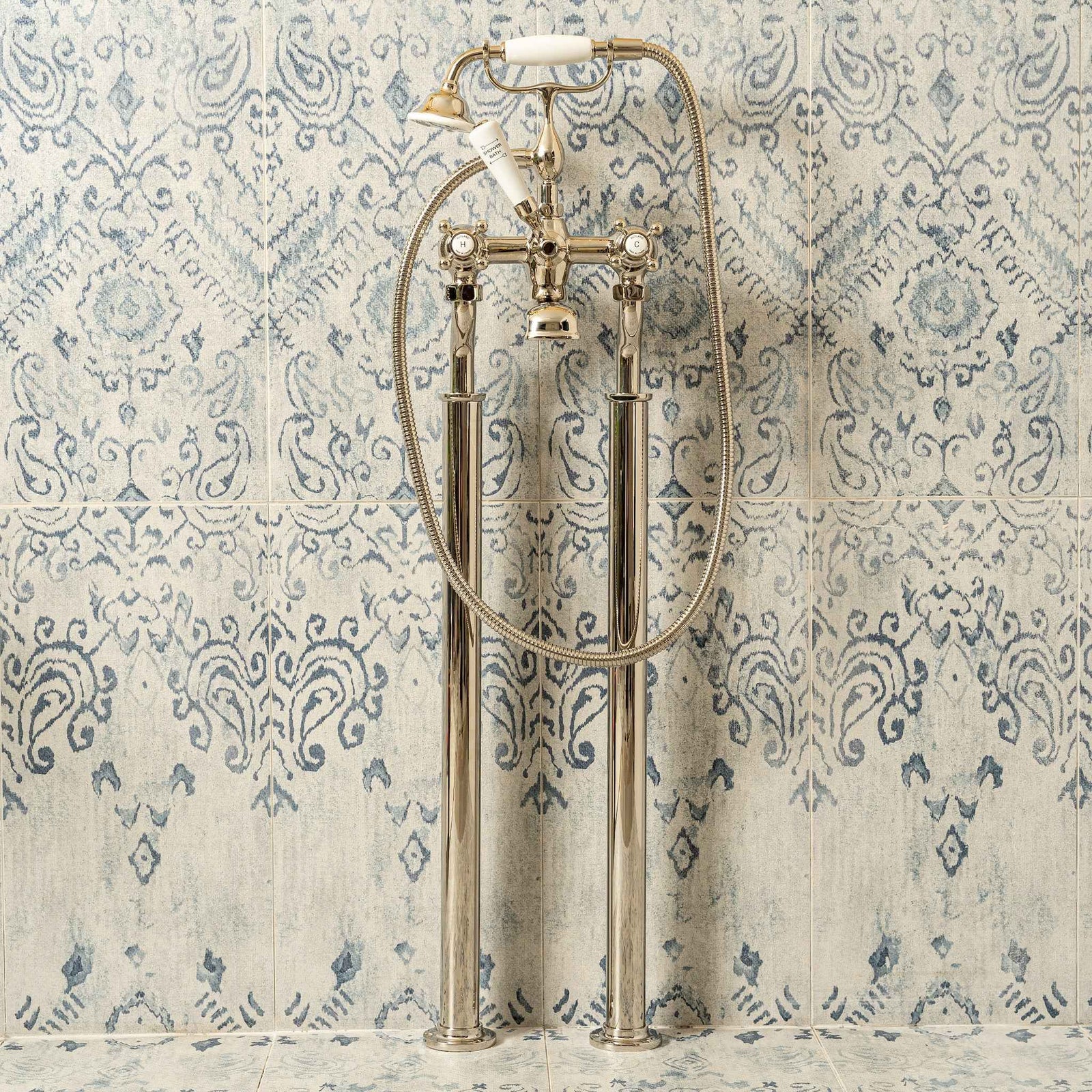 Chartwell White Ceramic Cross Handle Floor Mount Tub Filler With Built-In Diverter (Inc. Hand Shower) - Rutland London (USA)