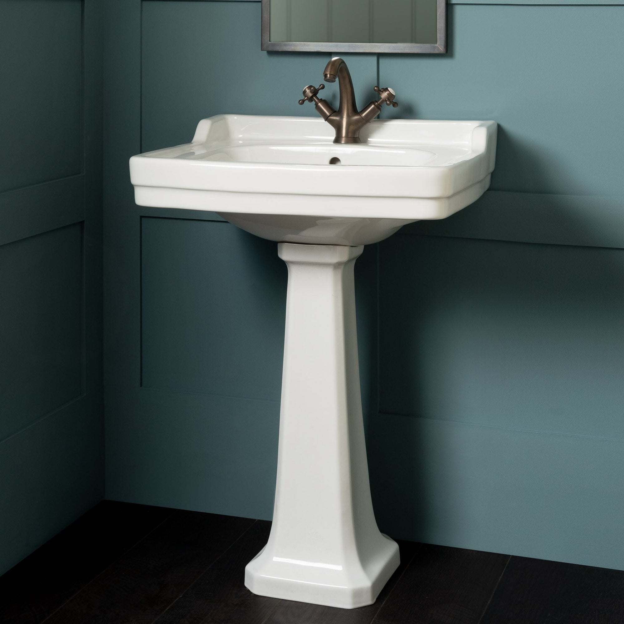 Lancer White Pedestal Bathroom Sink - Rutland London (USA)